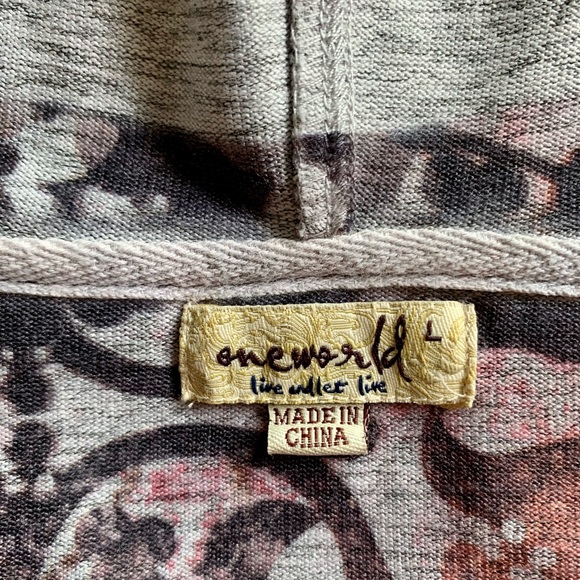 One World Long Sleeve Lightweight Hoodie Sweater - Picture 3 of 6